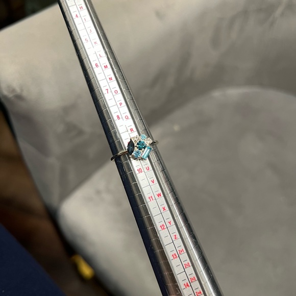 Silver Blue Crystal Ring, Size 9 - Picture 4 of 12